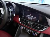 Alfa Romeo Giulia (2017) 2.0 T 280k AT8 ZF Q4 4x4 Veloc - náhled 11