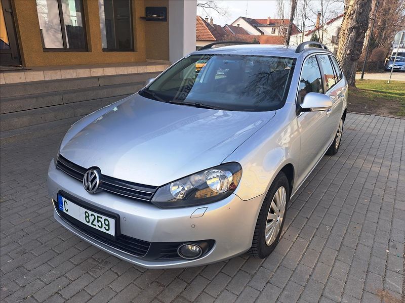 Volkswagen Golf 1,6 TDI Variant - fotka 3 z 43
