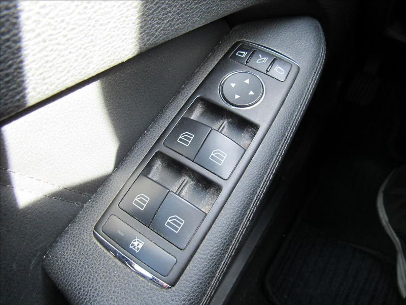 Mercedes-Benz Třídy E 2,1 E 250 CDI 150kW Avantgarde - fotka 25 z 38