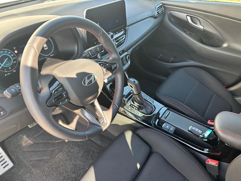 Hyundai i30 1.5 T-GDI MHEV DCT N-Line - fotka 11 z 27