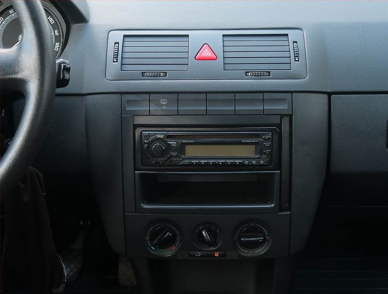 Škoda Fabia (2007) 1.2 12V, po STK, Tažné, Klima - fotka 12 z 14