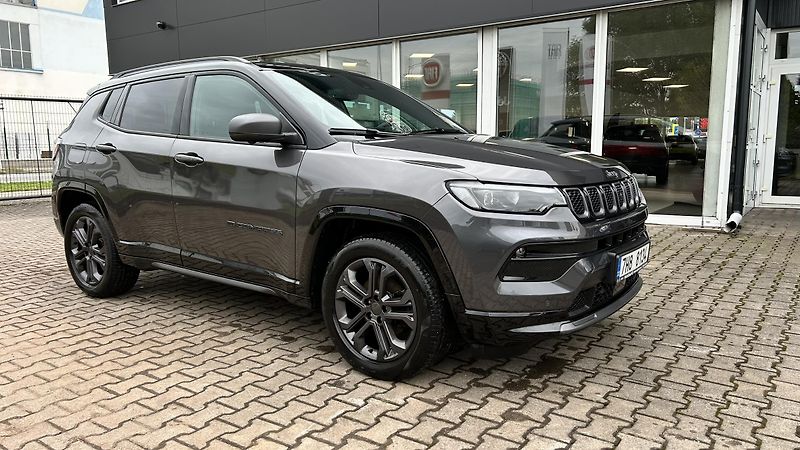 Jeep Compass 1.3T 150k 80.Annivesary - fotka 7 z 13