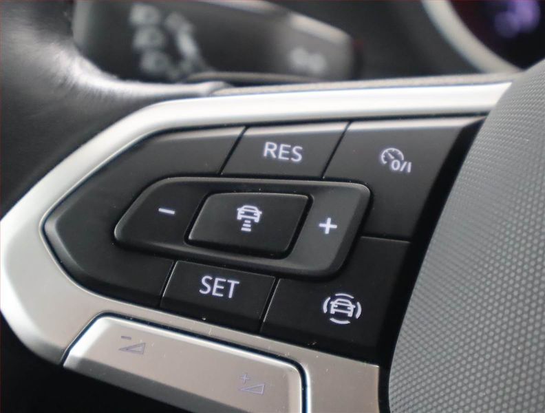 Volkswagen Tiguan (2022) Elegance 1.5 TSI - fotka 16 z 19