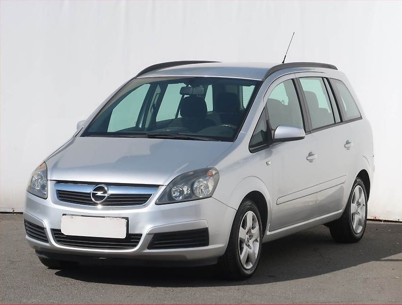 Opel Zafira (2006) 1.6, 7 míst, jezdí dobře - fotka 2 z 18