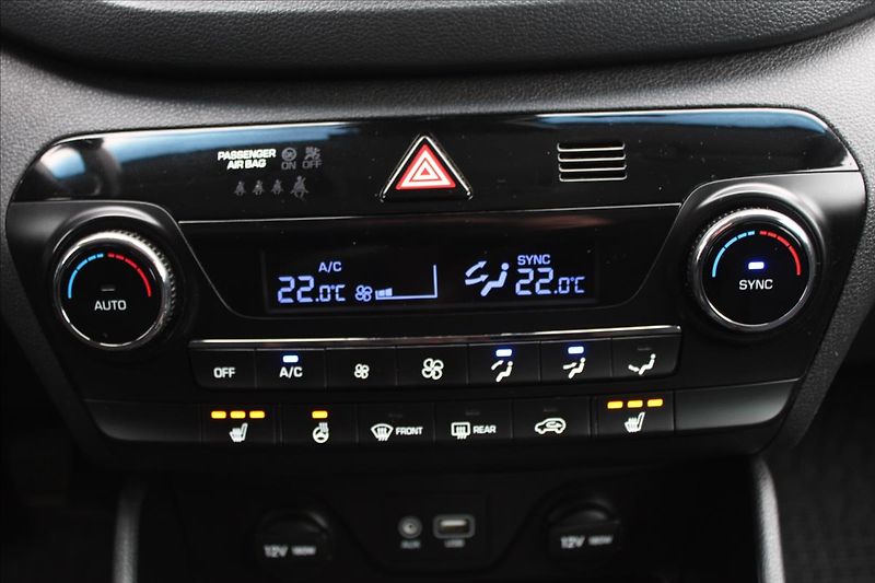 Hyundai Tucson 1,6 T-GDI  ČR,1.MAJ,TRIKOLOR - fotka 14 z 33