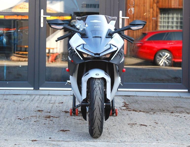 CFMOTO (2026) 675 SR-R - fotka 7 z 25