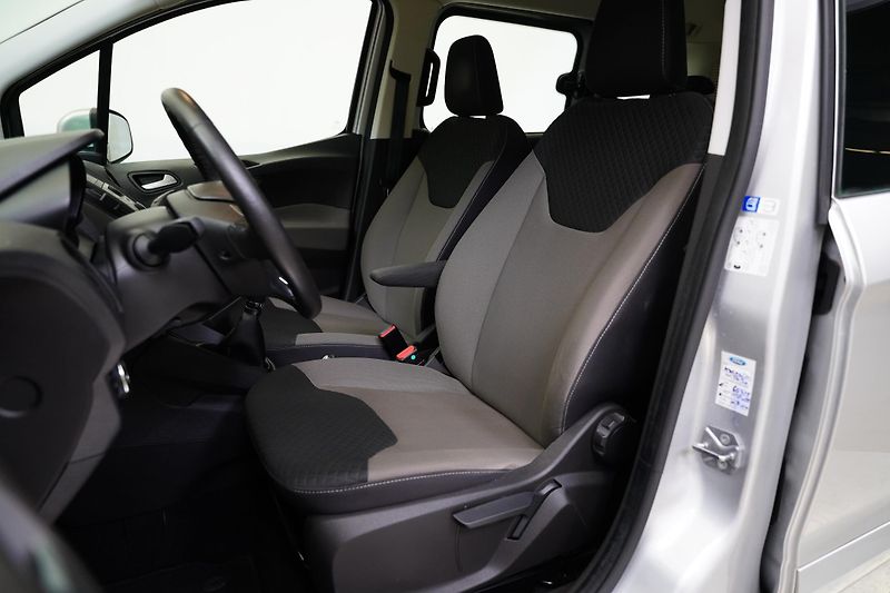 Ford Tourneo Courier - fotka 11 z 24