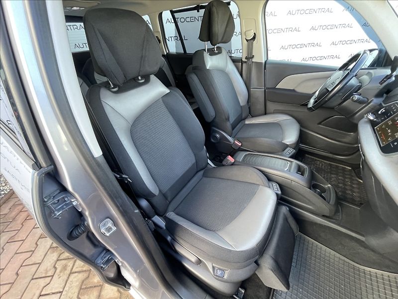 Citroën C4 Picasso 1,6 i,121kW,7míst - fotka 25 z 31