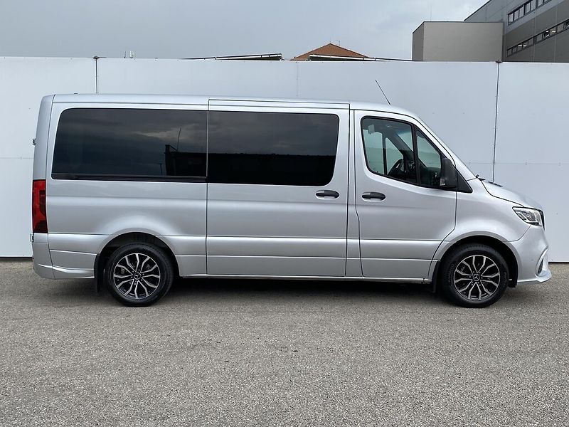 Mercedes-Benz Sprinter 215 CDI Tourer - fotka 3 z 24