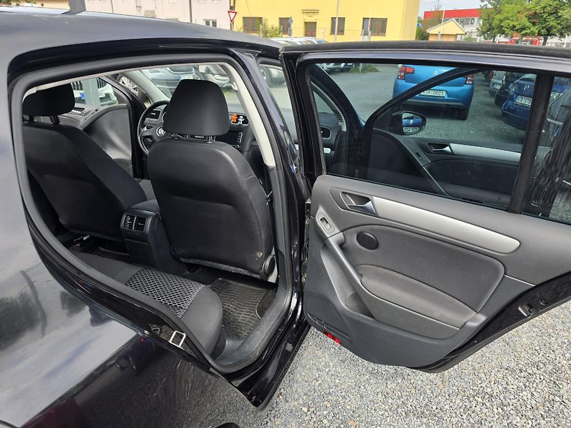Volkswagen Golf 1.4 TSI 90 kW 6ti Kamera  - fotka 9 z 17