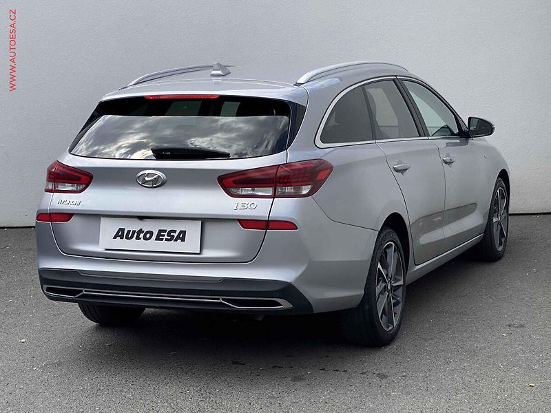 Hyundai i30 (2022) 1.5 T-GDi, ČR, Smart, AT - fotka 4 z 18