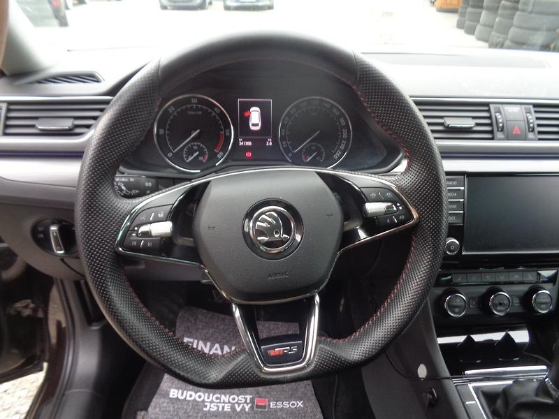 Škoda Superb 2,0 TDI - fotka 13 z 16