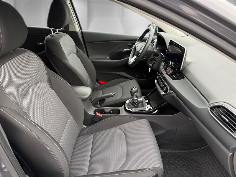 Hyundai i30 1,0 T-GDi 74 kW Family - fotka 22 z 24