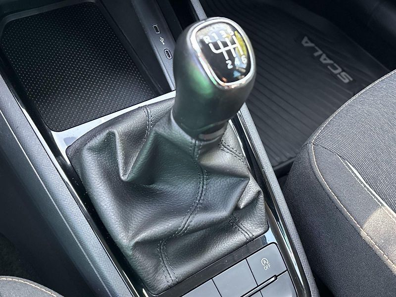 Škoda Scala (2022) 1.5 TSI Style - fotka 15 z 30