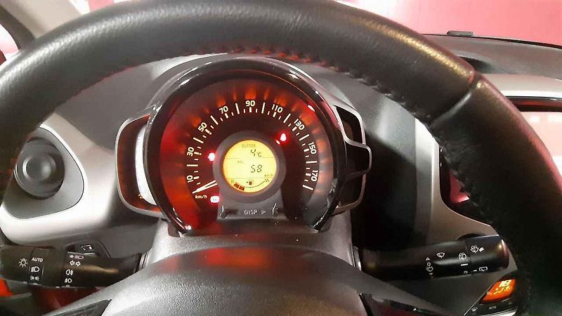 Toyota Aygo spadá do kategorie kompaktních miniaut, kterým se lidově říká nákupní taška.