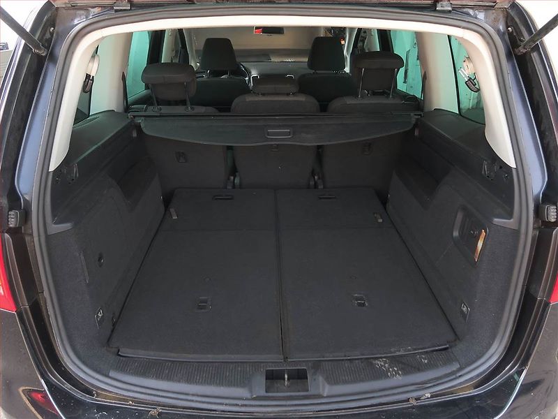 Volkswagen Sharan (2012) 2.0 TDI, Automat, 7 míst - fotka 14 z 19