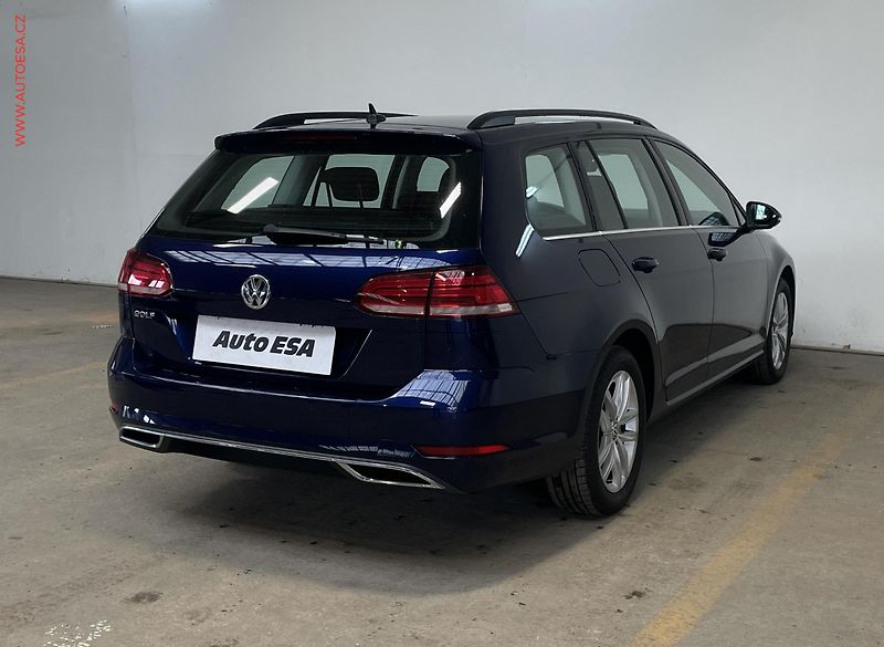 Volkswagen Golf (2019) 1.5TSi, DSG, LED, navi - fotka 4 z 17