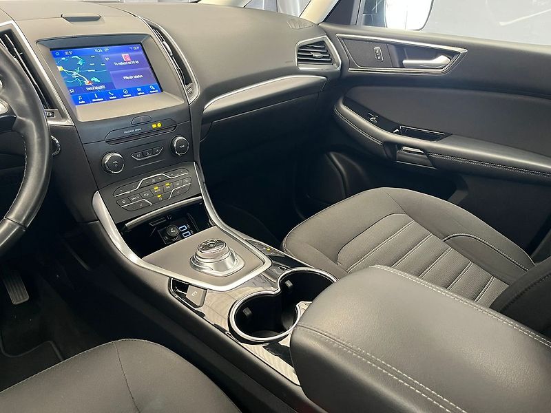 Ford Galaxy 2,0 140kW Titanium AWD 7míst - fotka 19 z 70