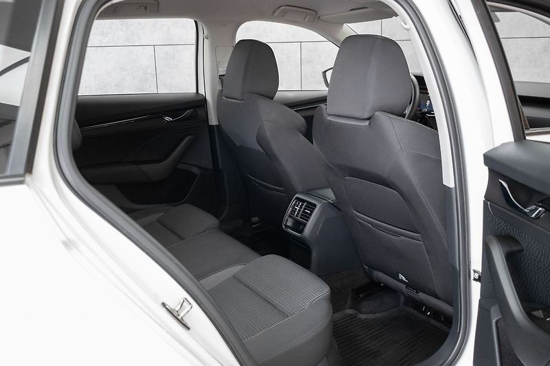 Škoda Octavia 2.0 TDI 110kW AMBITION+*ČR 1.M - fotka 12 z 37