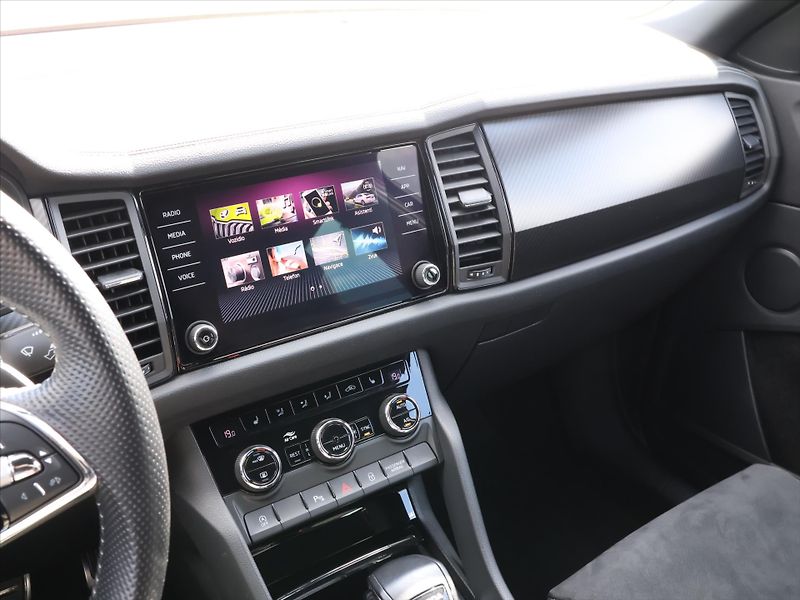 Škoda Kodiaq 1,5 TSI 110kW DSG Sportline DP - fotka 19 z 30