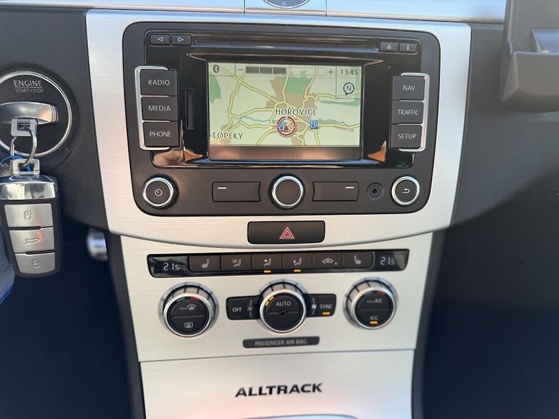 Volkswagen Passat 2.0 TDi, 103kw, alltrack - fotka 11 z 20