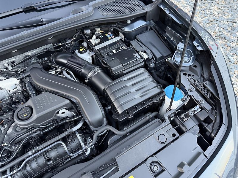 Cupra Formentor 1,5 eTSi/110kW - DSG - fotka 76 z 92