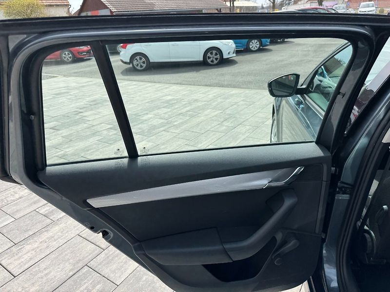 Škoda Octavia (2015) Ambition 1.6 TDI - fotka 12 z 30