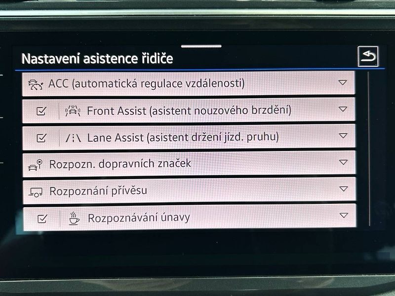 Volkswagen Tiguan (2020) 1.5 TSI Life - fotka 12 z 32