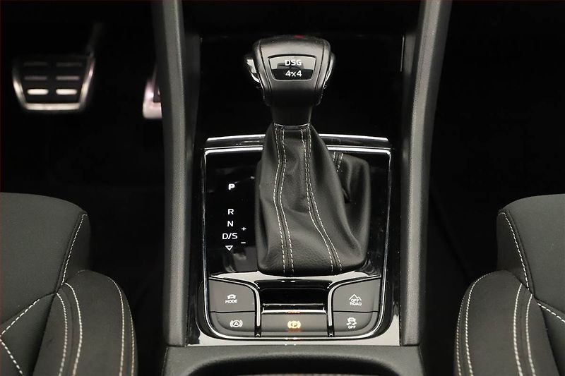 Škoda Karoq (2021) Sportline 2.0 TDI - fotka 15 z 21