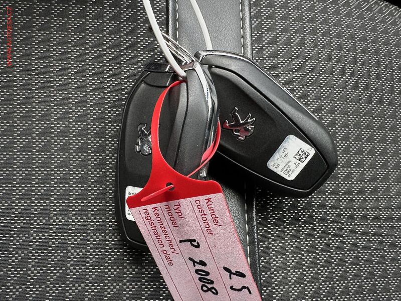 Peugeot 2008 (2021) 1.2PT, 1.maj,ČR, GT Line, LED - fotka 22 z 22