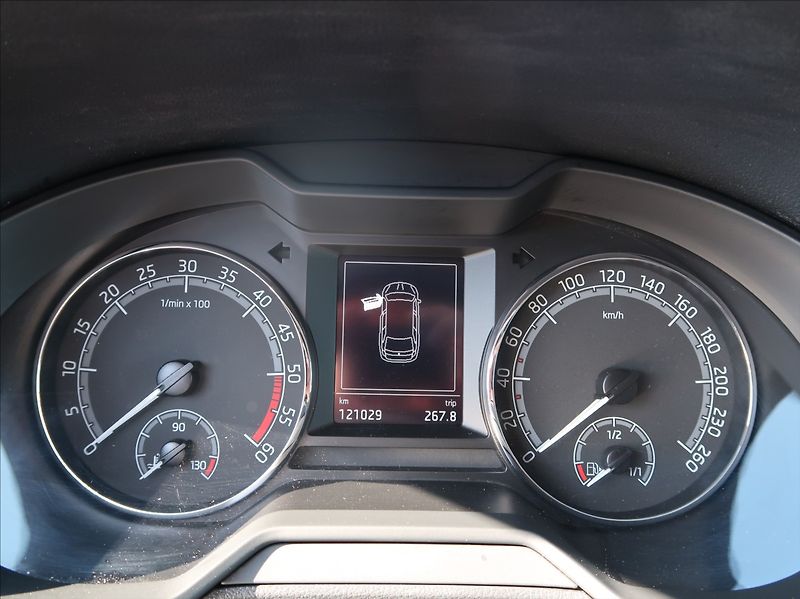 Škoda Octavia 1,6 TDi,85kW,1majČR,Serv.k,DPH - fotka 11 z 24