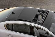 Kia K900.
