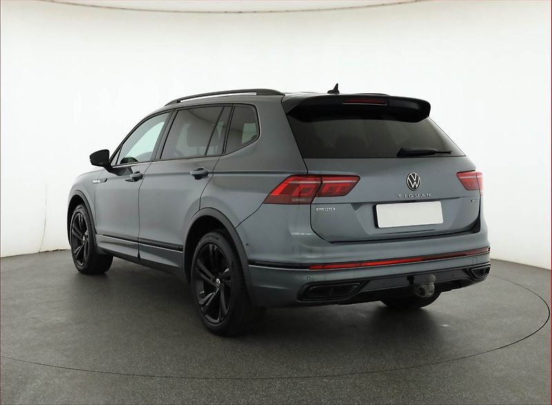 Volkswagen Tiguan Allspace (2022) R-Line 2.0 TSI - fotka 4 z 21