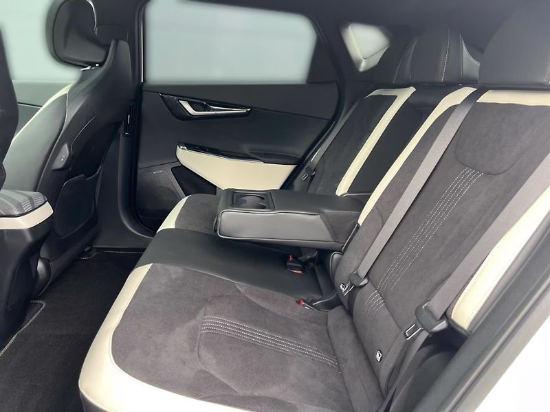 Kia EV6 GT-Line AWD Pano Meridian HuD - fotka 7 z 14