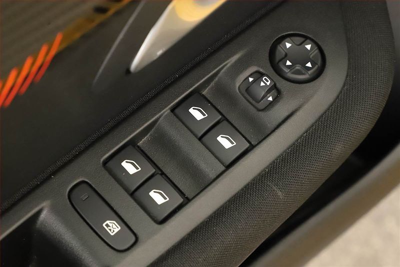 Peugeot 208 (2021) 50 kWh, SoH 91%, Automat - fotka 21 z 21