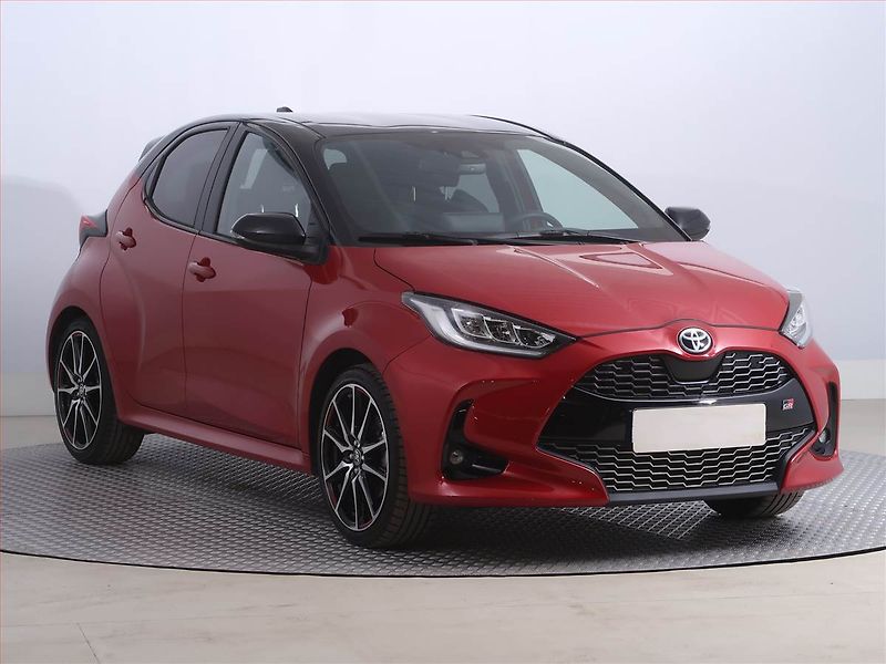 Toyota Yaris (2023) GR Sport 1.5 VVT-i Hybrid - fotka 1 z 22
