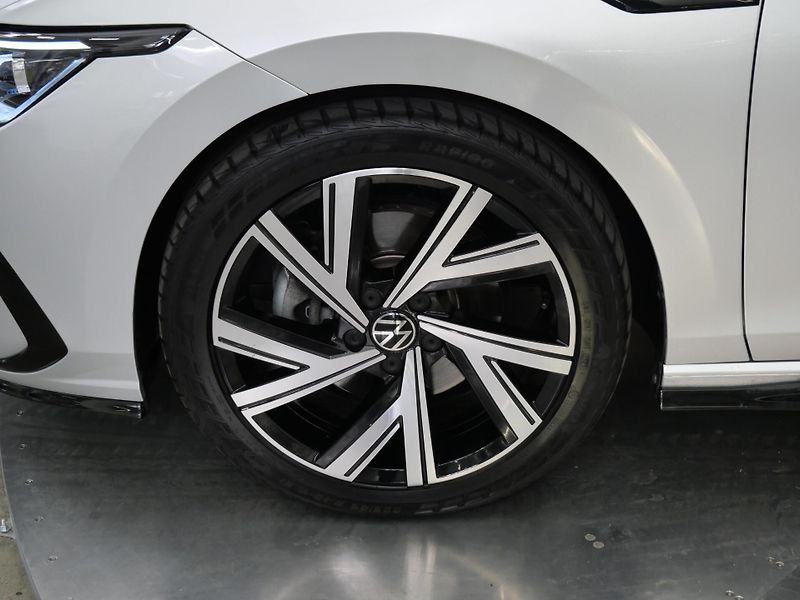 Volkswagen Golf - fotka 10 z 24