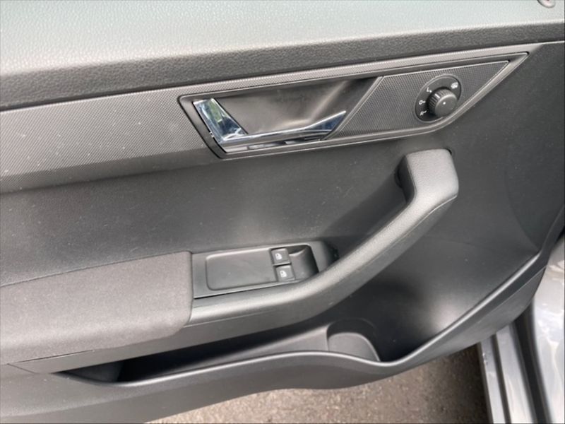 Škoda Fabia 1,0 TSI 70 Ambition - fotka 11 z 11