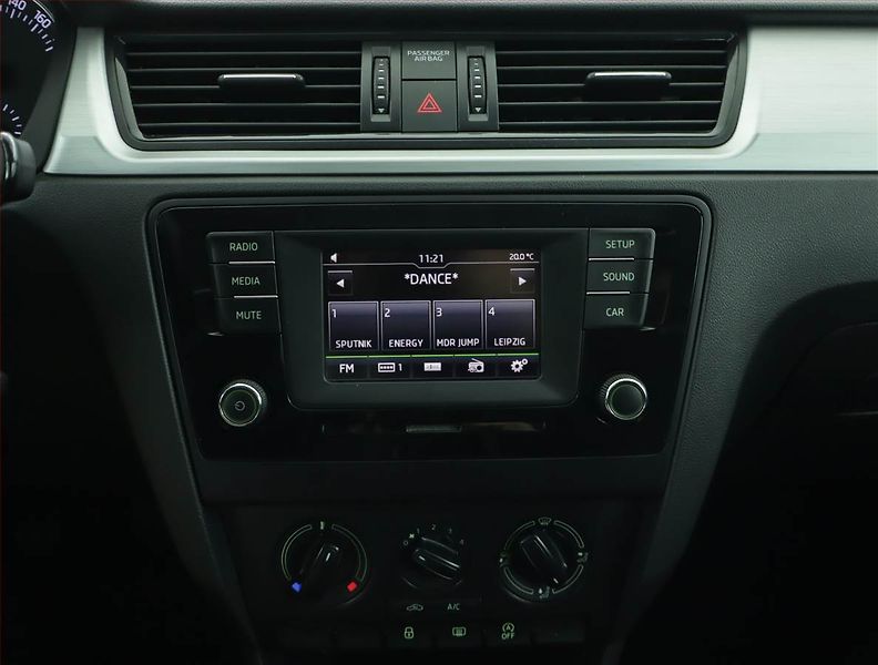 Škoda Rapid (2015) Spaceback 1.2 TSI - fotka 12 z 14
