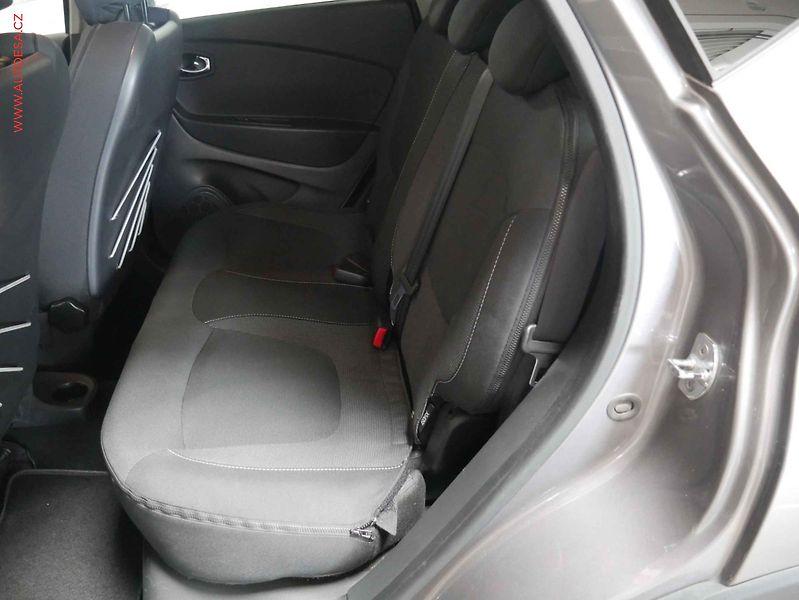 Renault Captur (2015) 1.2 TCe, AT, navi - fotka 10 z 20