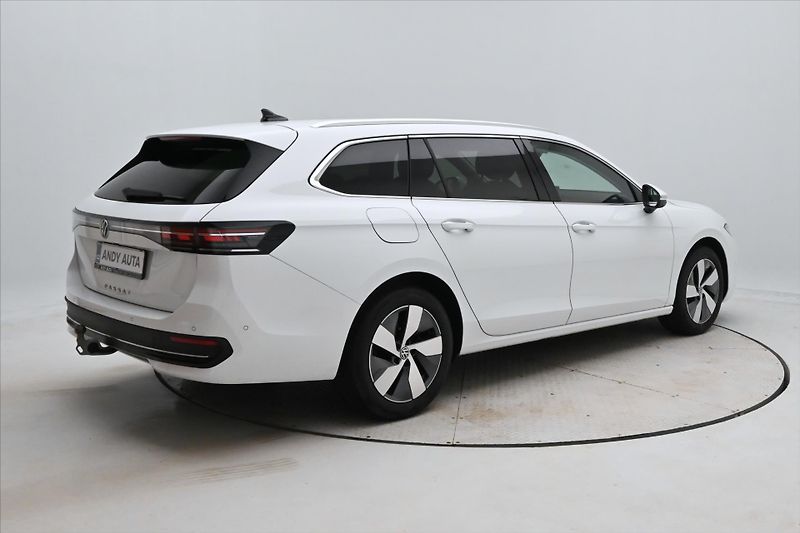 Volkswagen Passat 2,0 TDI 110 kW DSG Business Zá - fotka 5 z 33