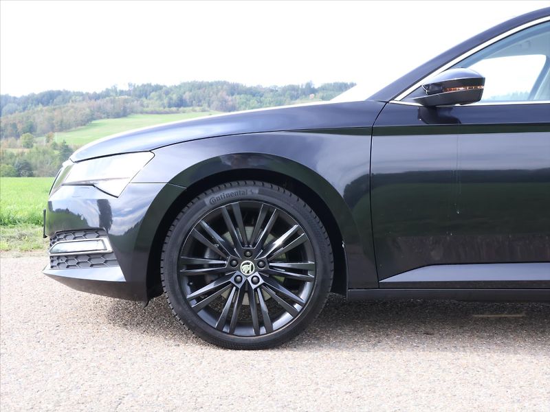 Škoda Superb 2,0 TDI 147kW DSG Style 4x4 CZ - fotka 38 z 45