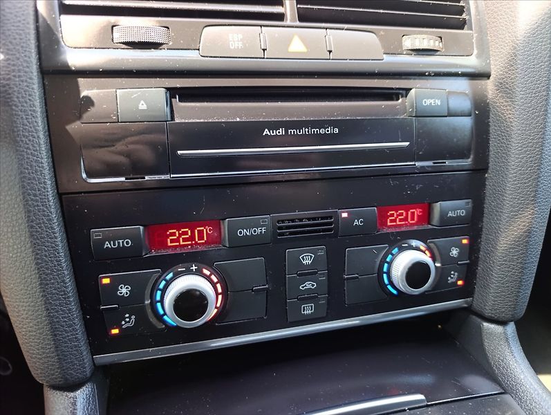 Audi Q7 3,0 TDi Quattro Autom.7Míst ČR - fotka 18 z 40