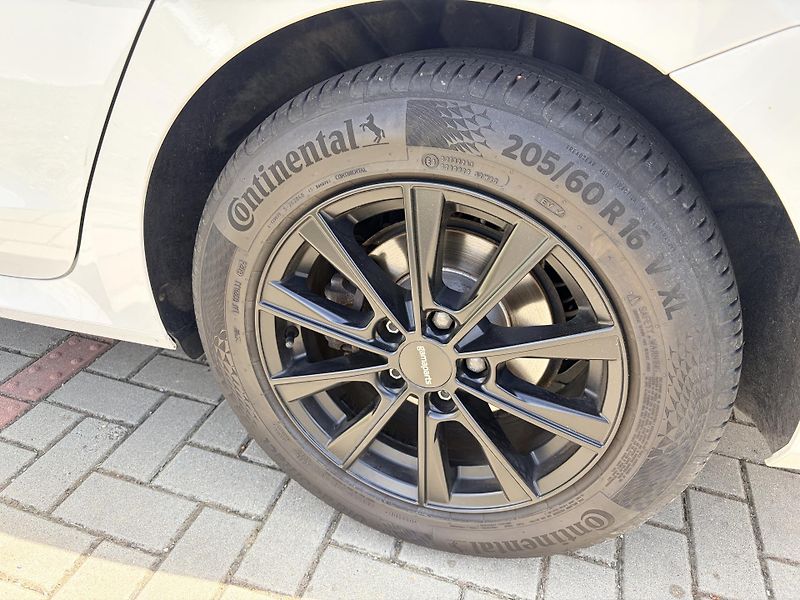 Škoda Octavia 2.0TDI DSG 4x4 STYLE REZERVACE - fotka 8 z 45