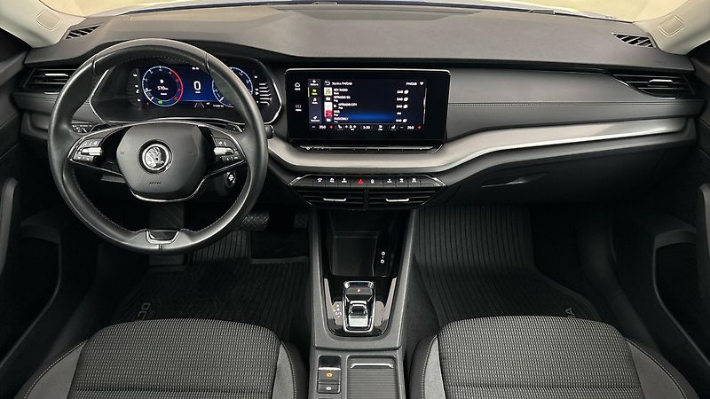 Škoda Octavia 2.0 TDI DSG Ambition Combi - fotka 8 z 24