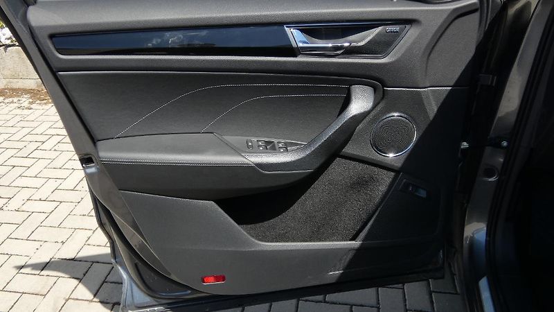 Škoda Kodiaq 2,0 TSI 140 kW L&K 4x4 DSG - fotka 8 z 27
