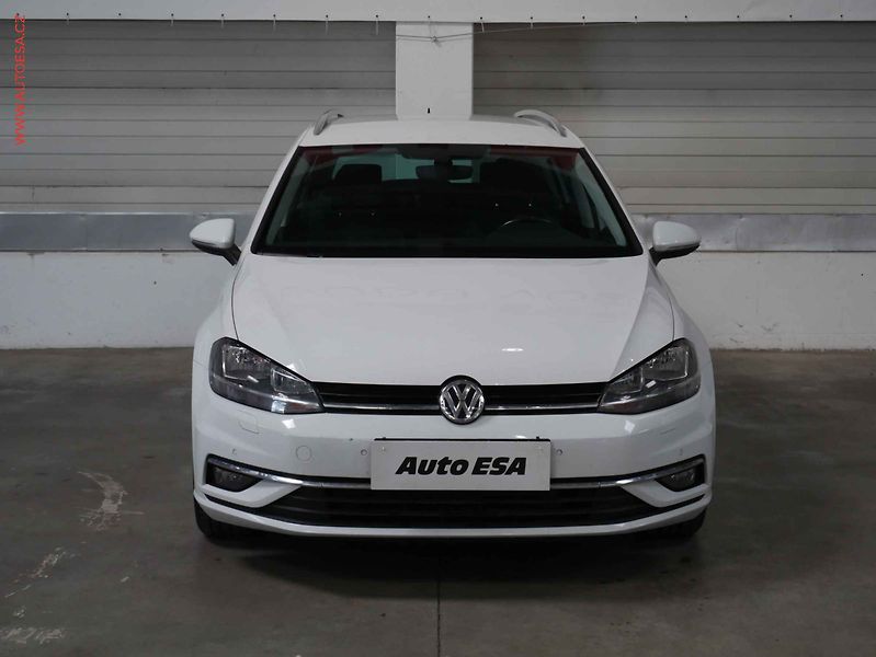 Volkswagen Golf (2019) 2.0TDi, DSG - fotka 2 z 20
