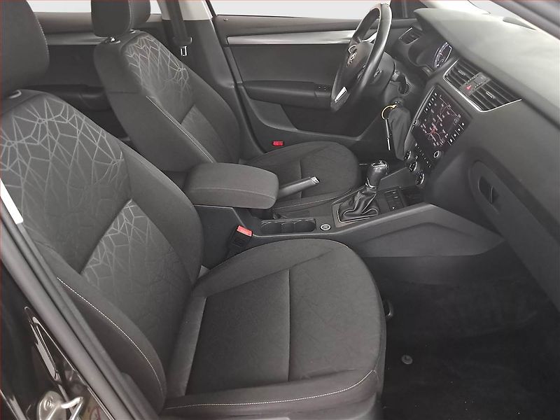 Škoda Octavia (2018) 1.6 TDI, Automat, Navi - fotka 9 z 24