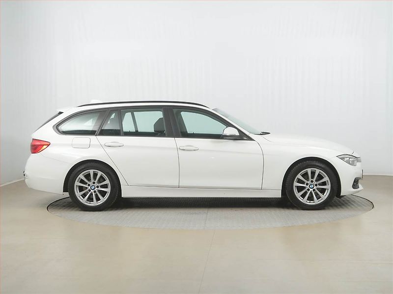 BMW Řada 3 (2018) 318 d, Automat, Serv.kniha - fotka 6 z 16