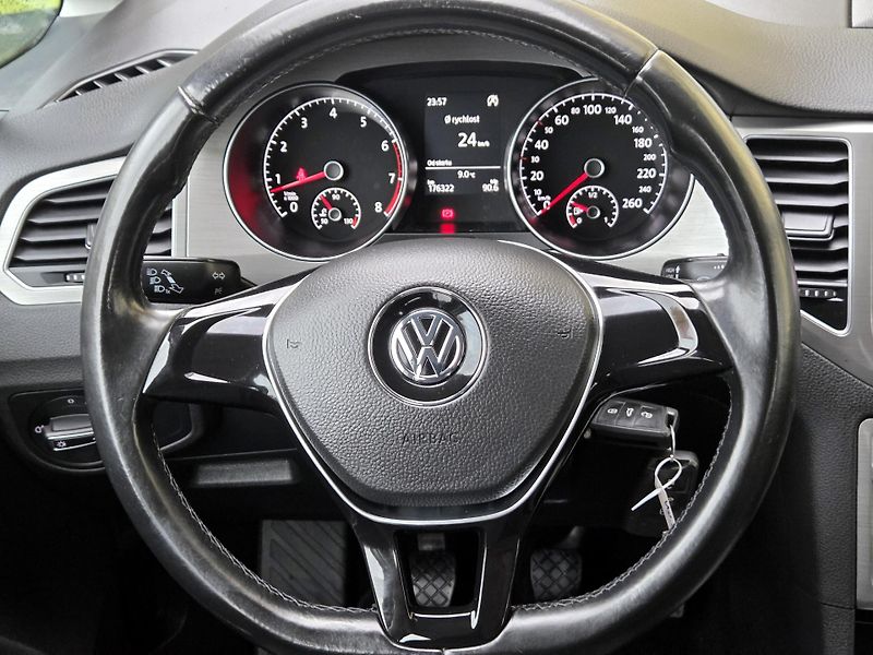 Volkswagen Golf Sportsvan TSi CEBIA,KAMERA,Bi-xenony  - fotka 33 z 43